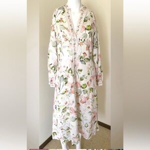 Caroline Constas Vi neck floral gorgeous linen
Long Sleeve Dress.